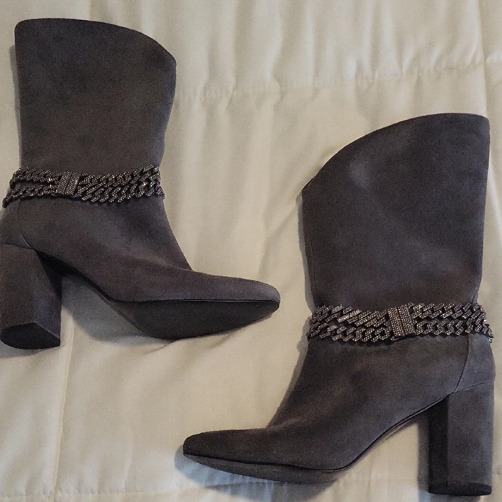 Elegant Gray Suede Women's Boots - Picture 1 of 3